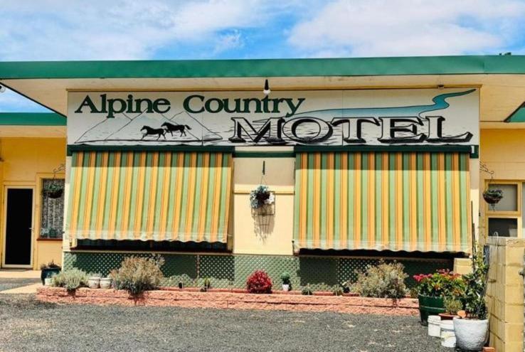 Alpine Country Motel Plus Free Coffee Cooma Bagian luar foto
