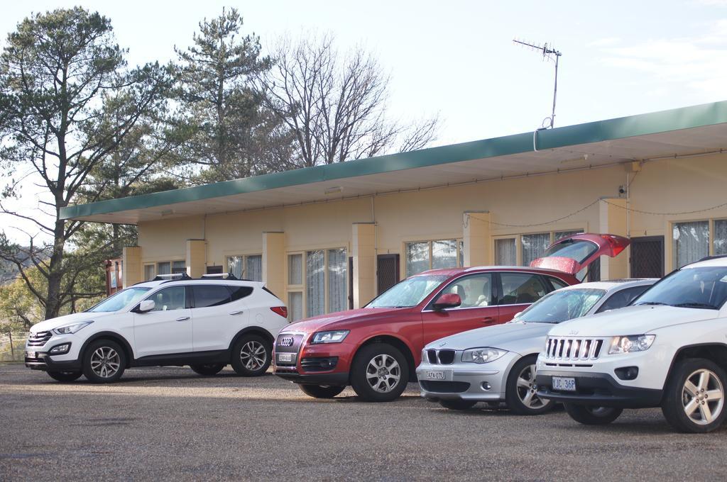 Alpine Country Motel Plus Free Coffee Cooma Bagian luar foto
