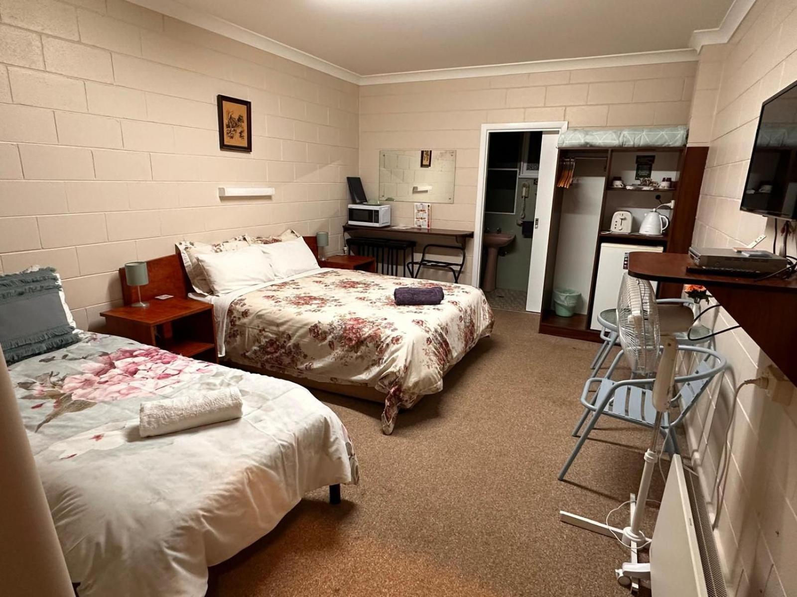 Alpine Country Motel Plus Free Coffee Cooma Bagian luar foto